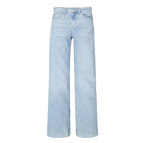 GARCIA CELIA WIDE FIT LIGHT USED