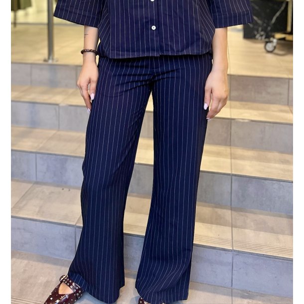 CONTINUE ROBERTA PINSTRIPE PANT NAVY