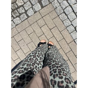 CONCEPT ESTEE LEO ARMY