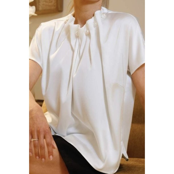 LIBERT� ESSENTIEL PIP SS PEARL BLOUSE OFF WHITE 