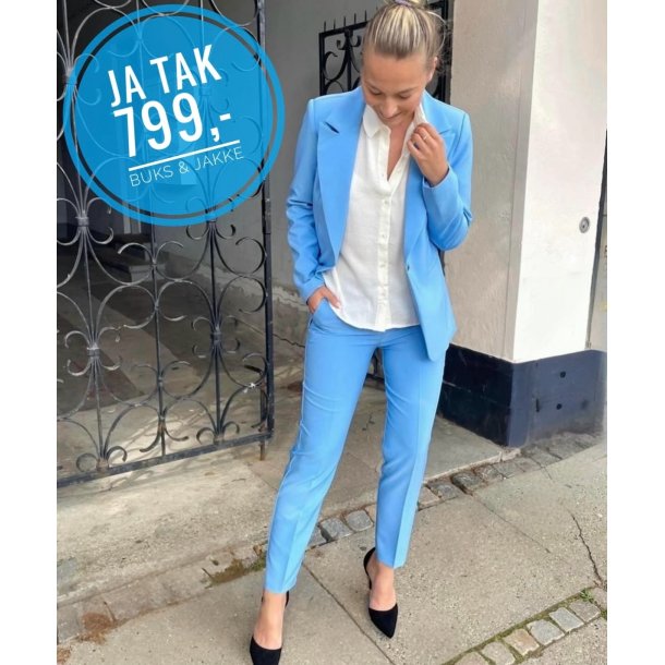 LIGHT BLUE SUIT
