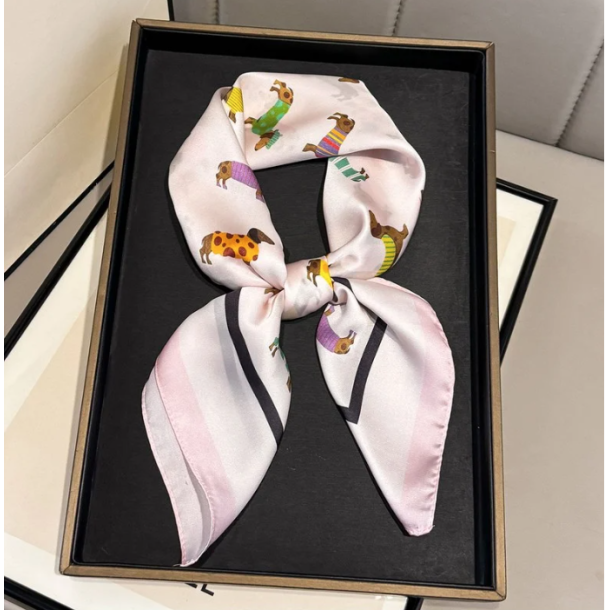 ISAKO DACHSHUND SCARF ROSA