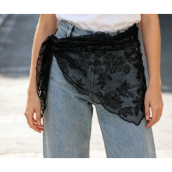 ISAKO LACE TRIANGLE BLACK