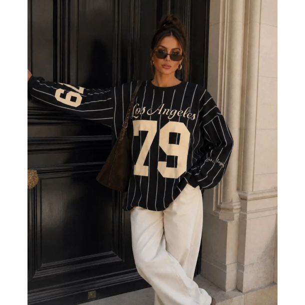 ISAKO LA79 SWEATSHIRT BLACK 