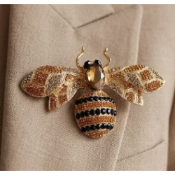 ISAKO BROOCH BIG BEE YELLOW