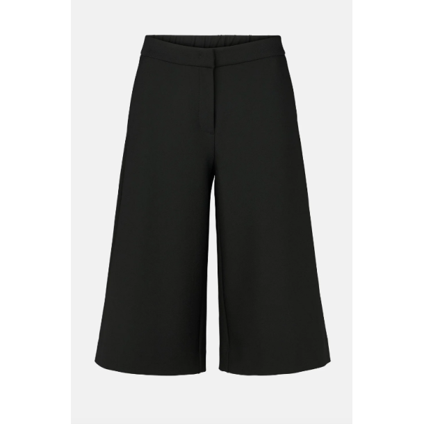 RUE de FEMME COMFY NENA BERMUDA SHORTS BLACK